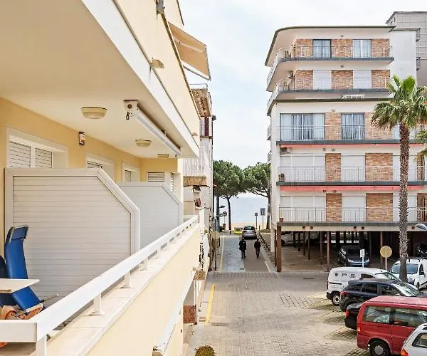 La Marina 2*
